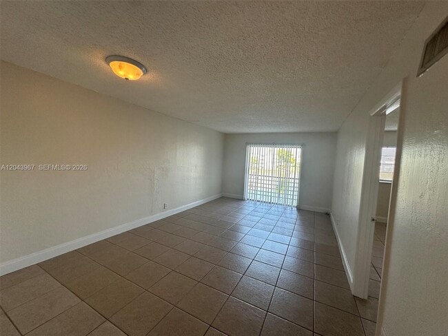 Photo - 2775 Taft St Unit 307