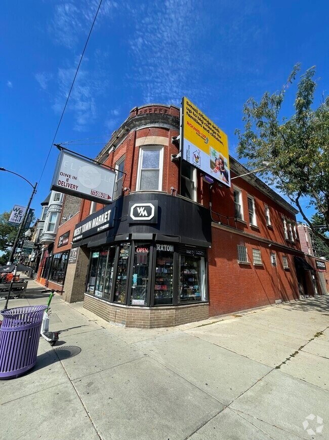 Building Photo - 1934 W Chicago Ave Unit 2 Rental