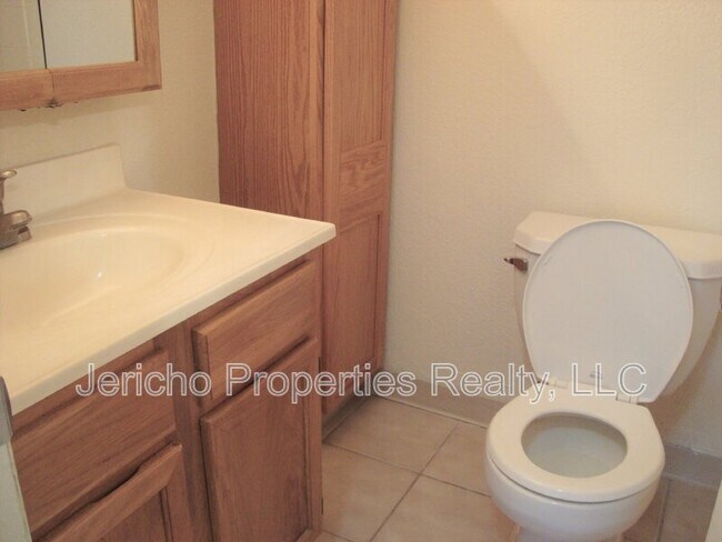 857 S Van Gordon Ct