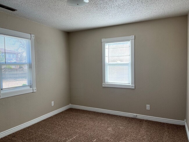 Photo - 2 BEDROOM, 1 BATHROOM SINGLE FAMILY HOME