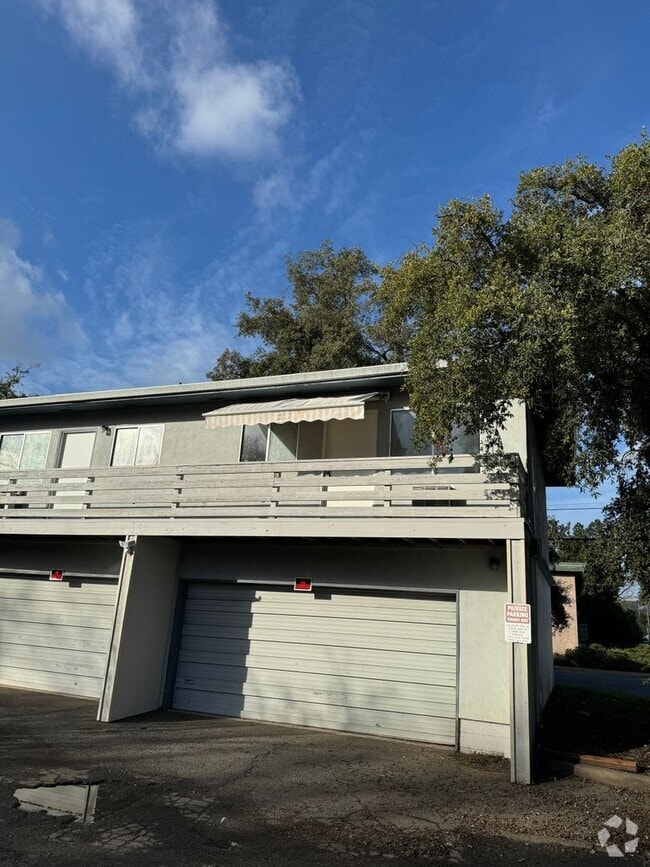 Building Photo - 560 McConnell Ave Unit #D Rental