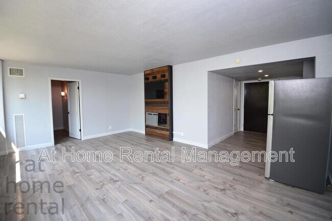 Photo - 410 W 7th St Unit 430 - 1