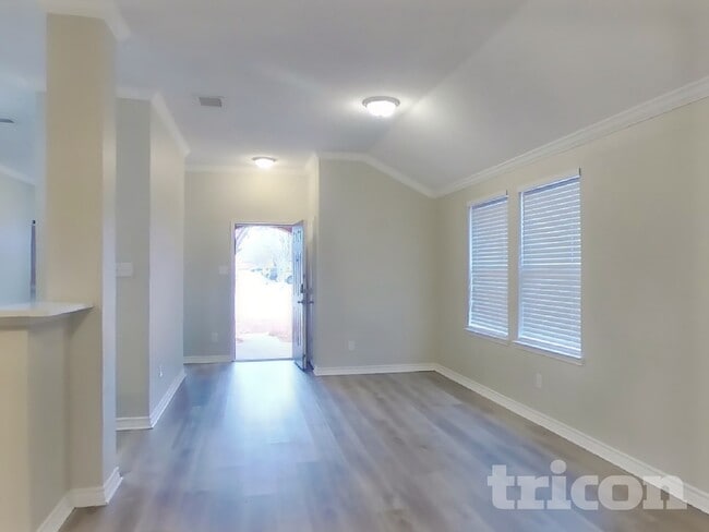 Photo - 143 Redbud Dr