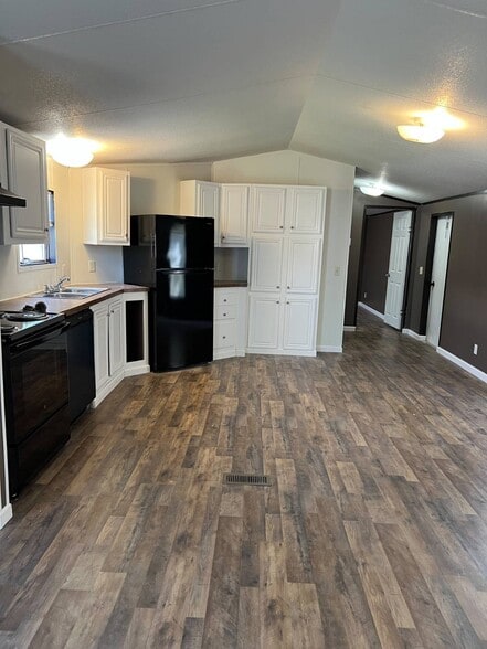 3201 Kaliste Saloom Rd