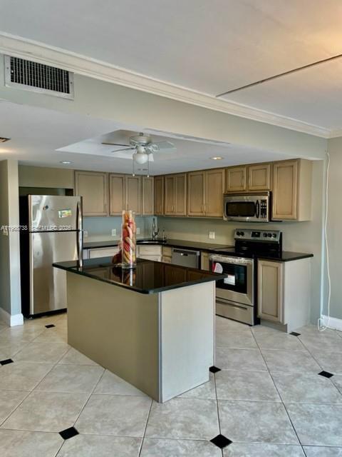 Photo - 613 N University Dr