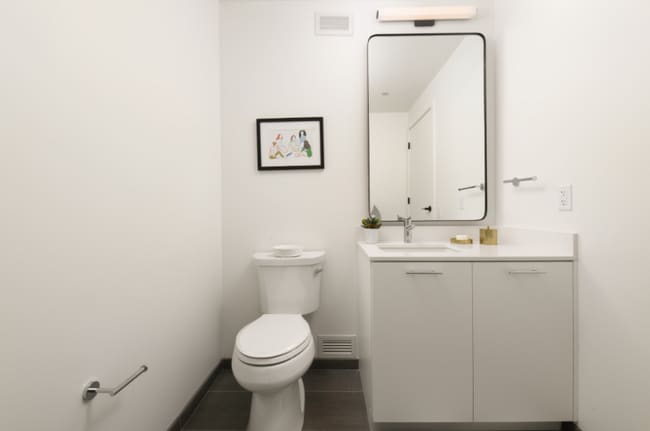 Photo - 917 W Madison St