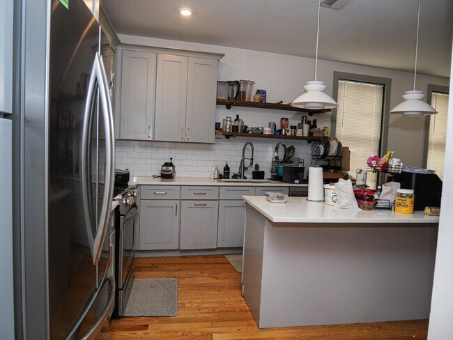 15 Maywood St Unit 2