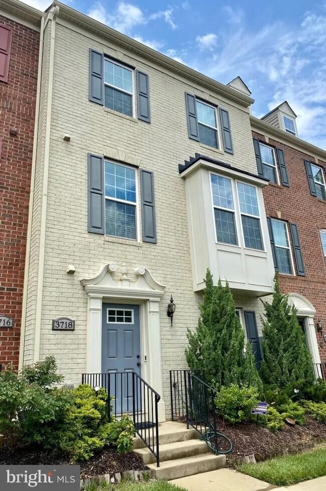 Photo - Beautiful Single Family home with Loft and Off Street Parking