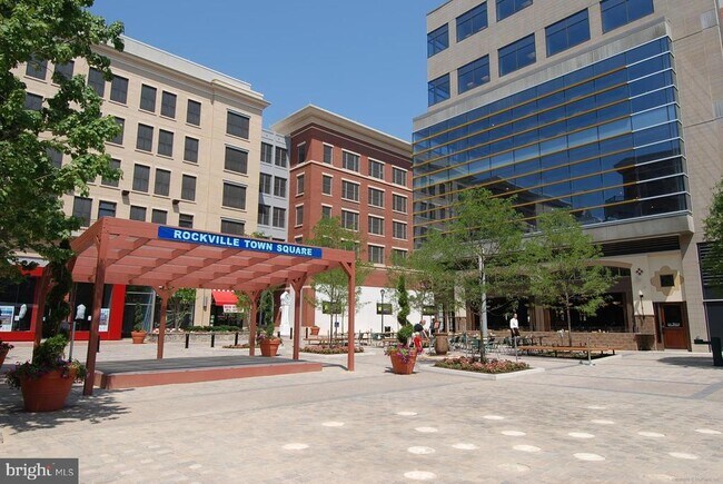 Photo - 1004 Gaither Rd