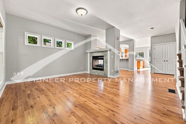 Photo - 4570 Meade St