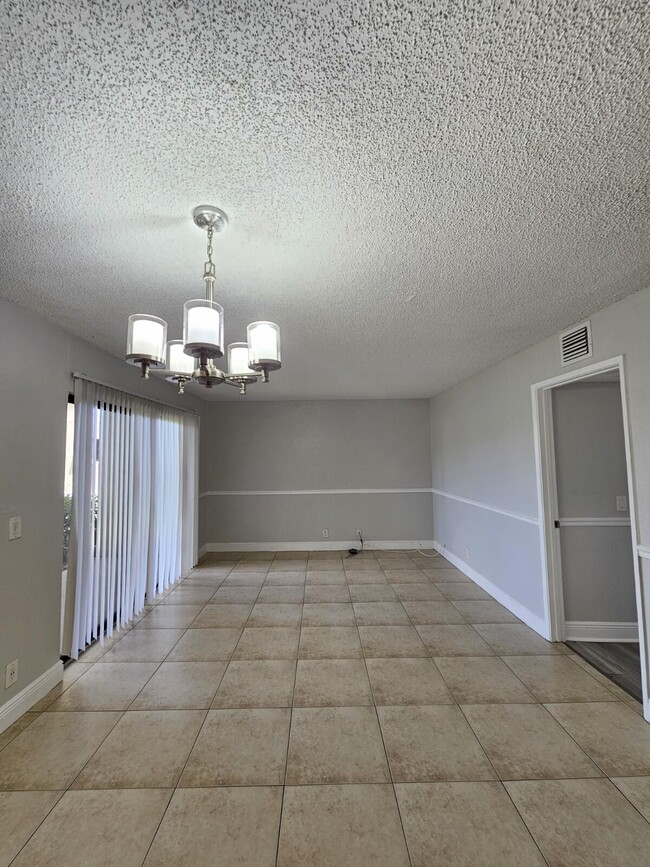 Photo - 1453 Lake Crystal Dr Unidad D