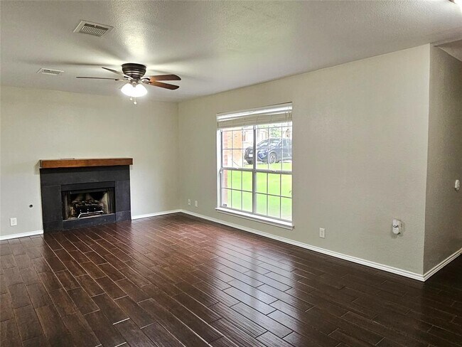 Photo - 1913 Stratford Dr