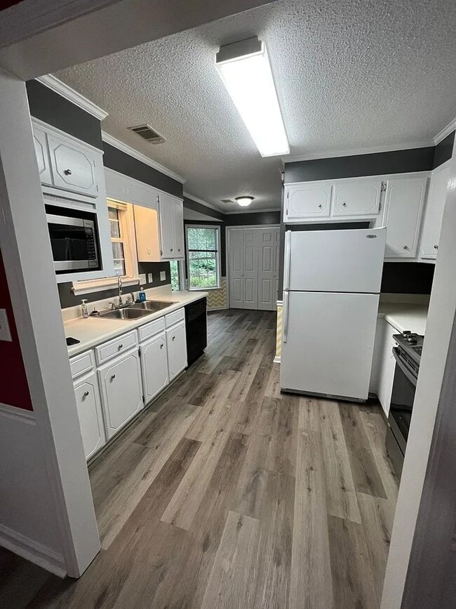 Photo - 2945 Pointewest Dr