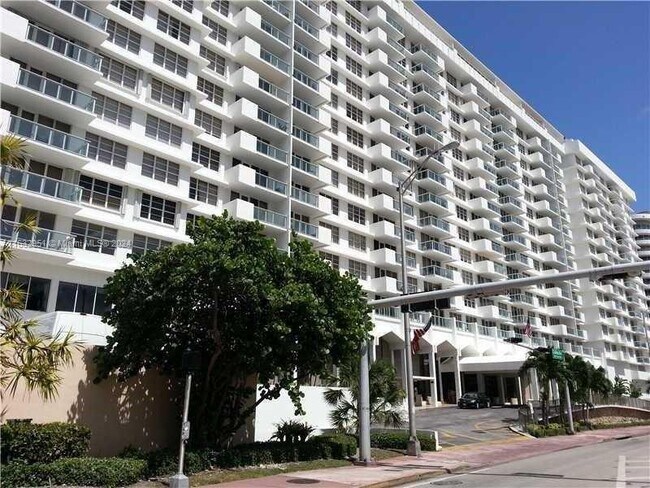 Photo - 5601 Collins Ave Unit 721