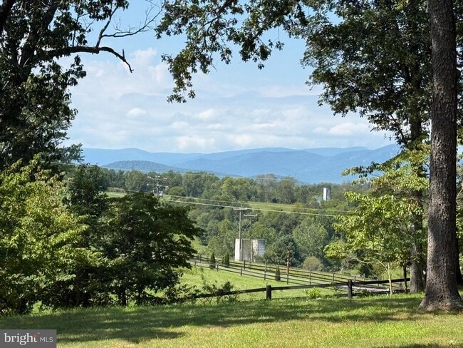 Photo - 7246 Sperryville Pike