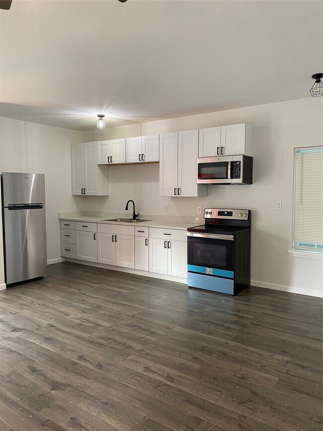 Photo - 7823 Goode St