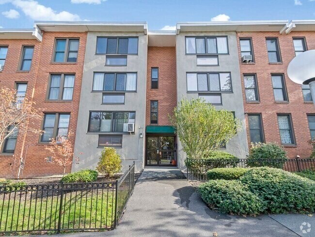 Building Photo - 18 Juniper St Unit #1 Rental