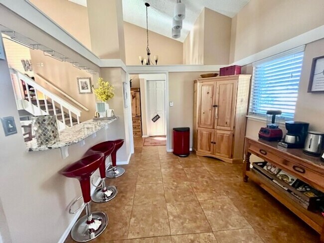 Photo - Well maintained 4 bedroom home available in the Rockrimmon area!