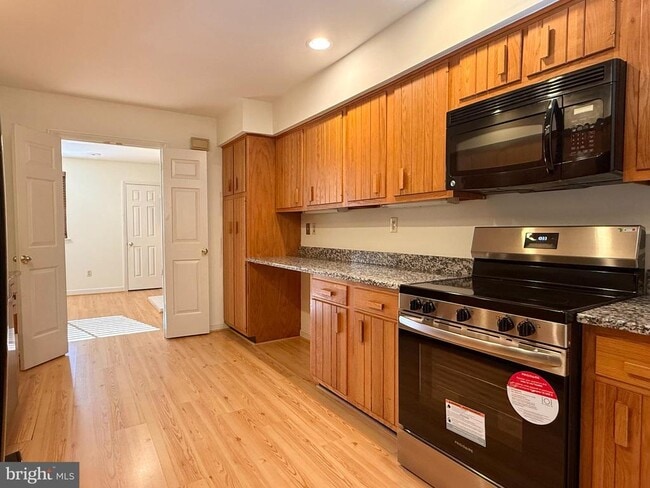 Photo - 71 Oak Knoll Dr