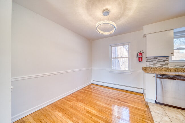 Dining room - 12 Rolling Ridge Rd Unit B