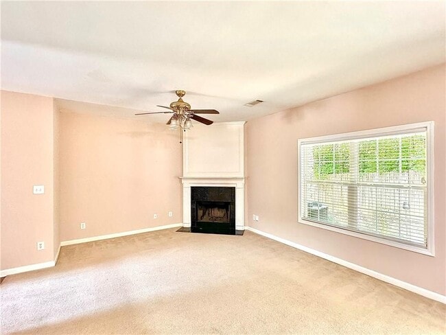Photo - 370 Creek Manor Way