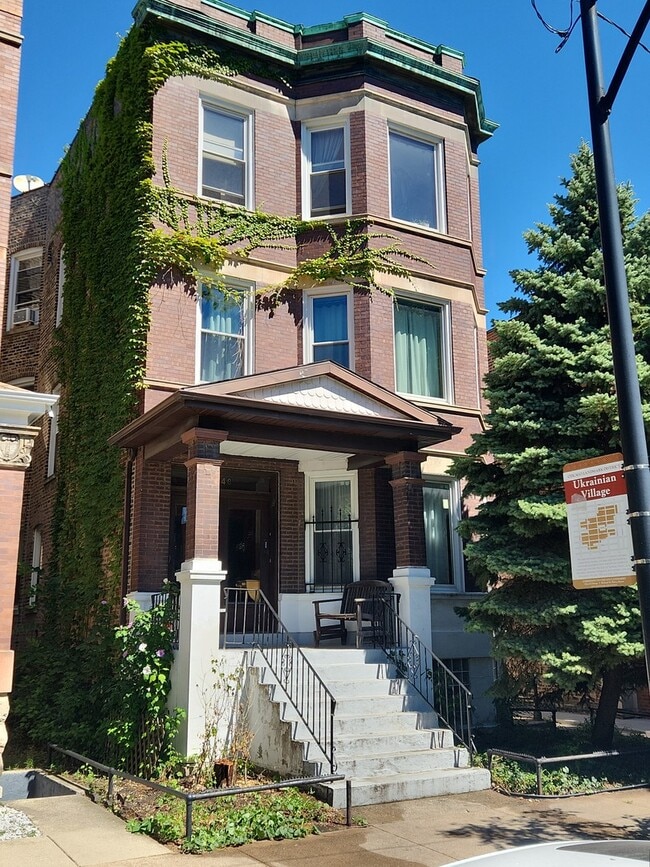 Building Photo - 2248 W Iowa St Unit 2