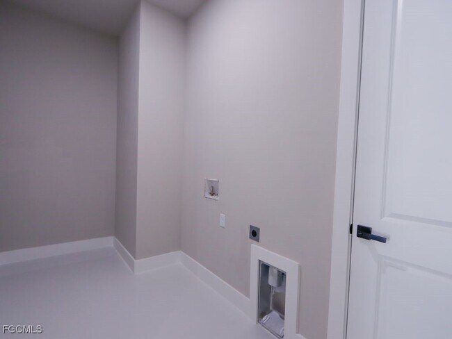 219 Greenbriar Blvd