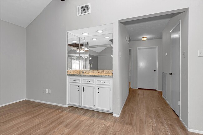 Photo - 2710 Green Fields Dr