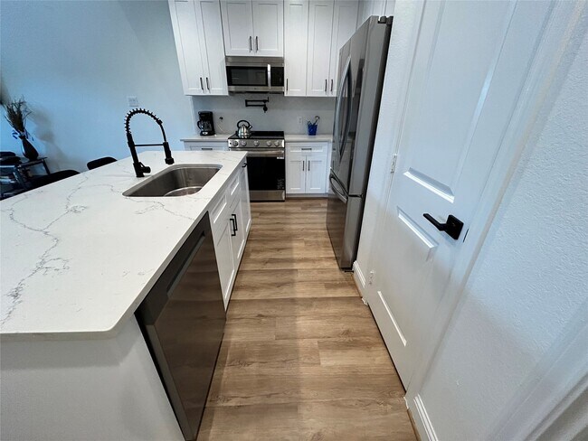 Photo - 12011 Rockview Dr