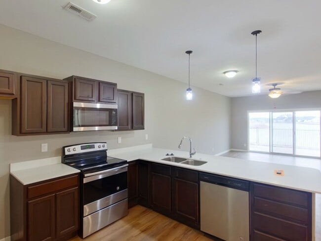 Photo - 447 S Longbranch Dr