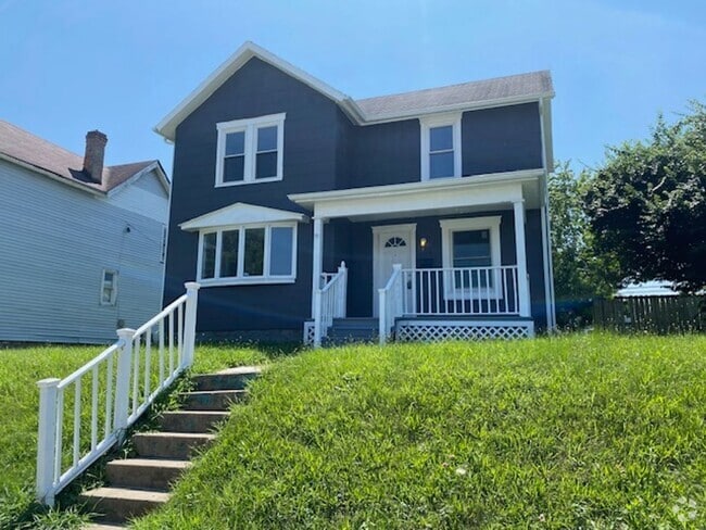Building Photo - Three bedroom, one bathroom, single home i...