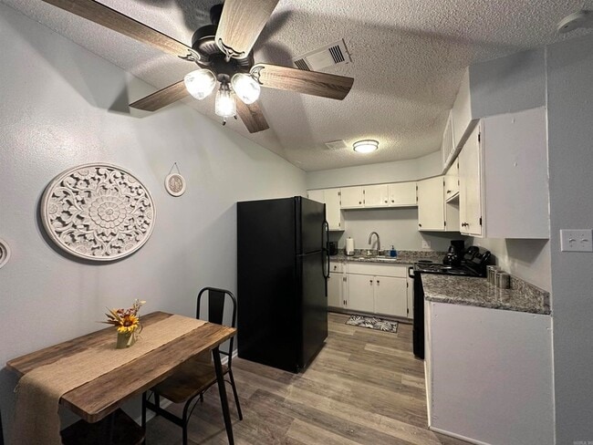 Photo - 3800 Pine St