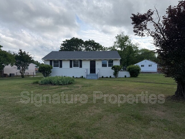 Building Photo - 500 S Laburnum Ave