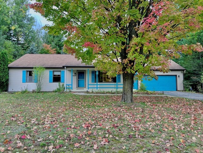 Building Photo - Cute, Comfy & Full of Charm! Rental