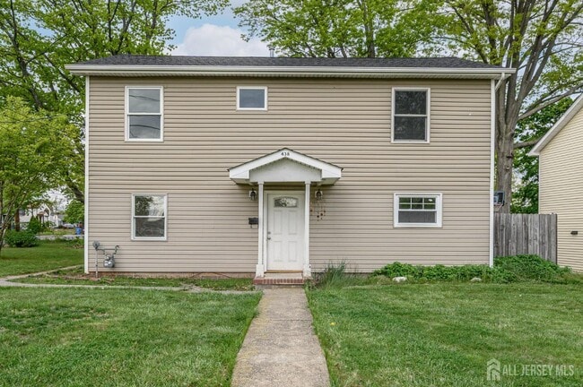 Building Photo - 438 Belgrade St