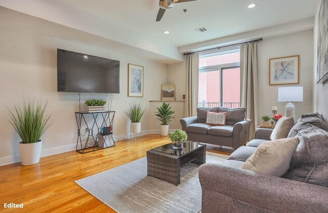 Building Photo - 309 Grand St Unit 3 Rental