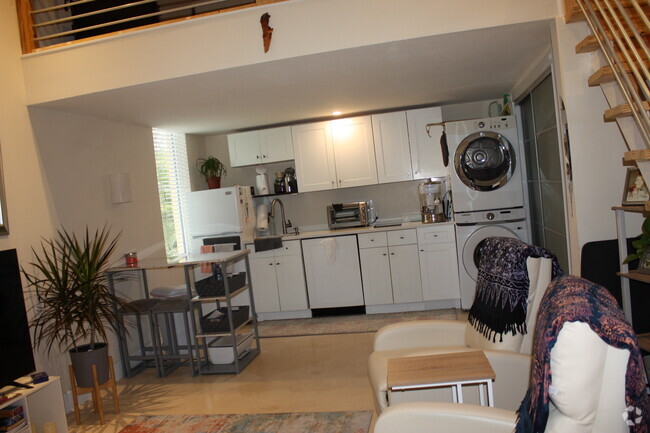 Building Photo - 5862 Homeland Rd