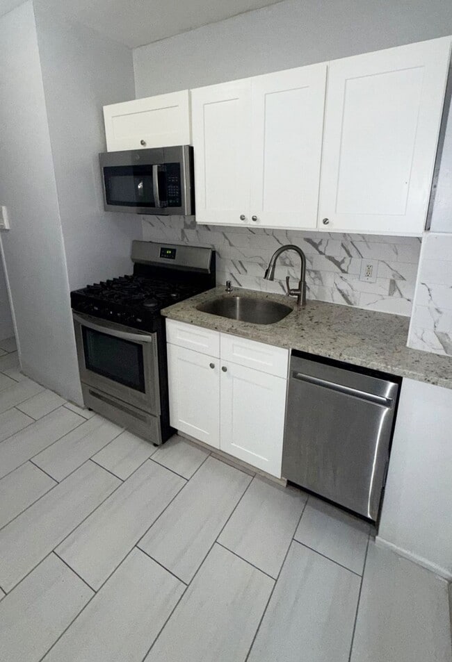 Photo - Glenwood Arms