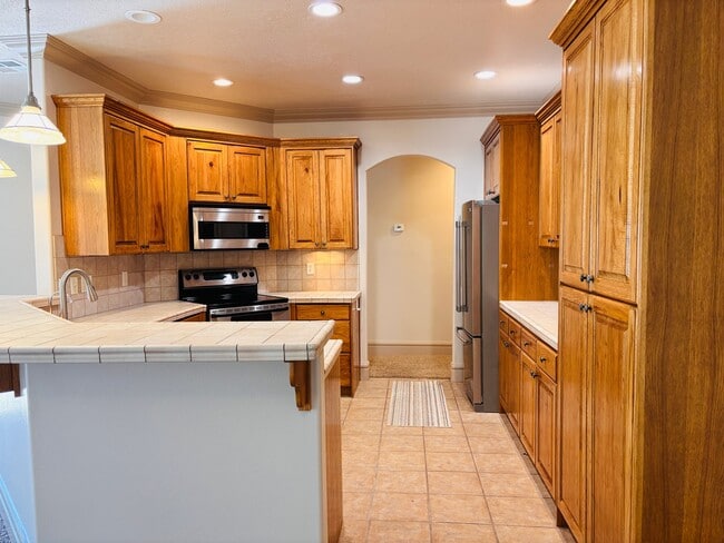 Photo - 409 Cobblestone Dr