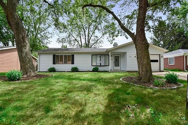 Building Photo - Renovated 3 Bed, 2 Bath Home Located in Stratford Park Neighborhood