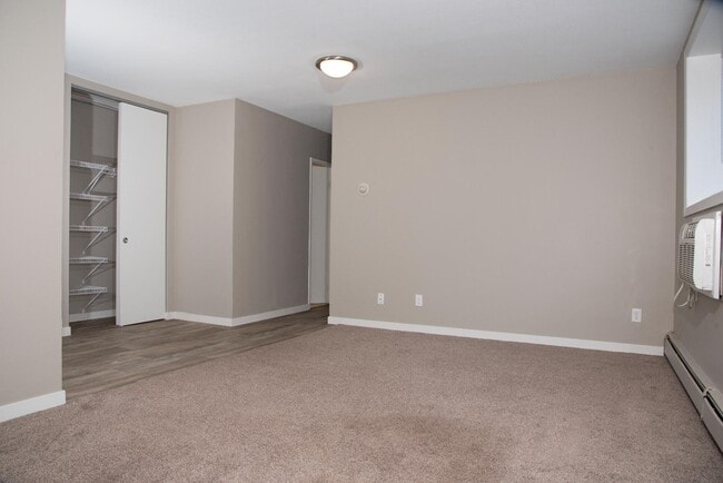 Photo - 410 6th St SE