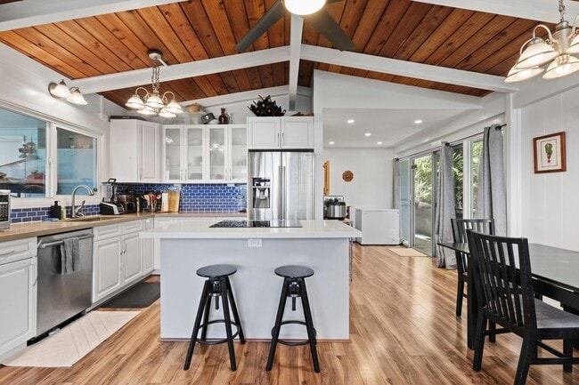 Photo - Urban Honolulu Living Near Shops, Dining & Beaches