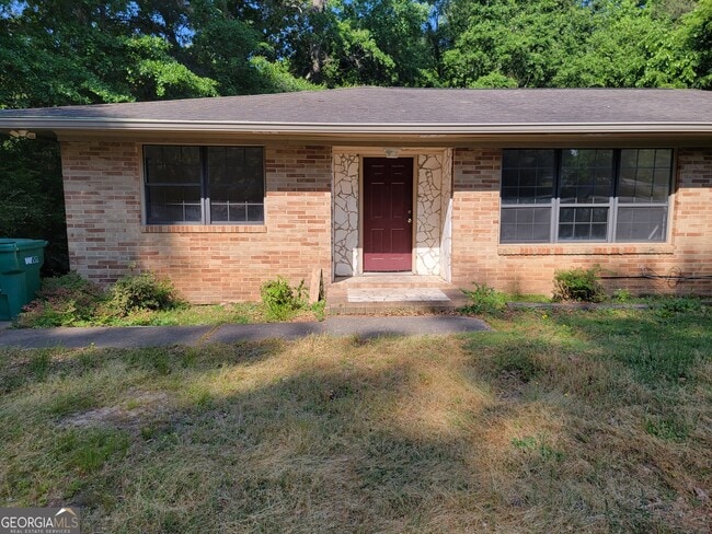 Building Photo - 250 Lake Dr