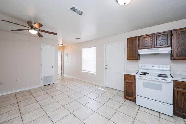 Photo - 2220 Santa Cleotilde Ave Unit 4