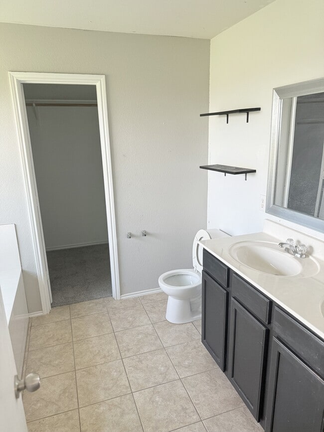206 W Gemini Ln