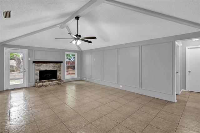 1113 Roaring Springs Dr