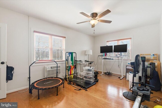 Photo - 3260 Gunston Rd