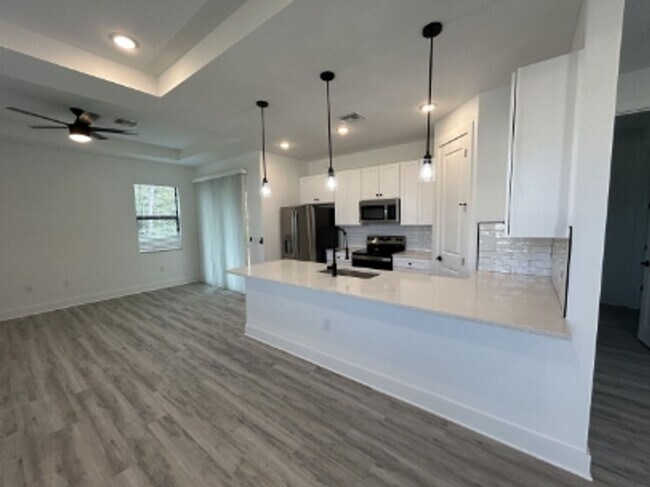 Photo - 1234 Oceanic Rd