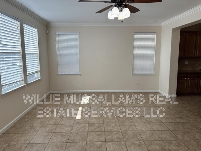 Photo - 604 W Sombra Way