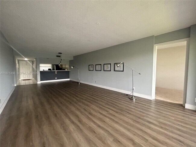 3993 Cypress Reach Ct Unit 303